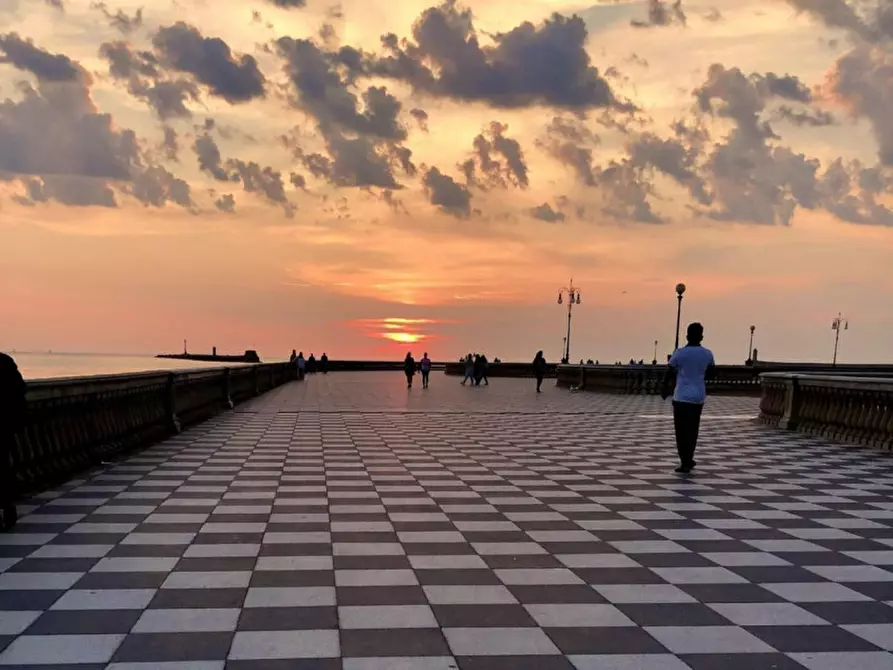 Immagine 27 di Appartamento in vendita  in Via del Littorale, N. 164 a Livorno