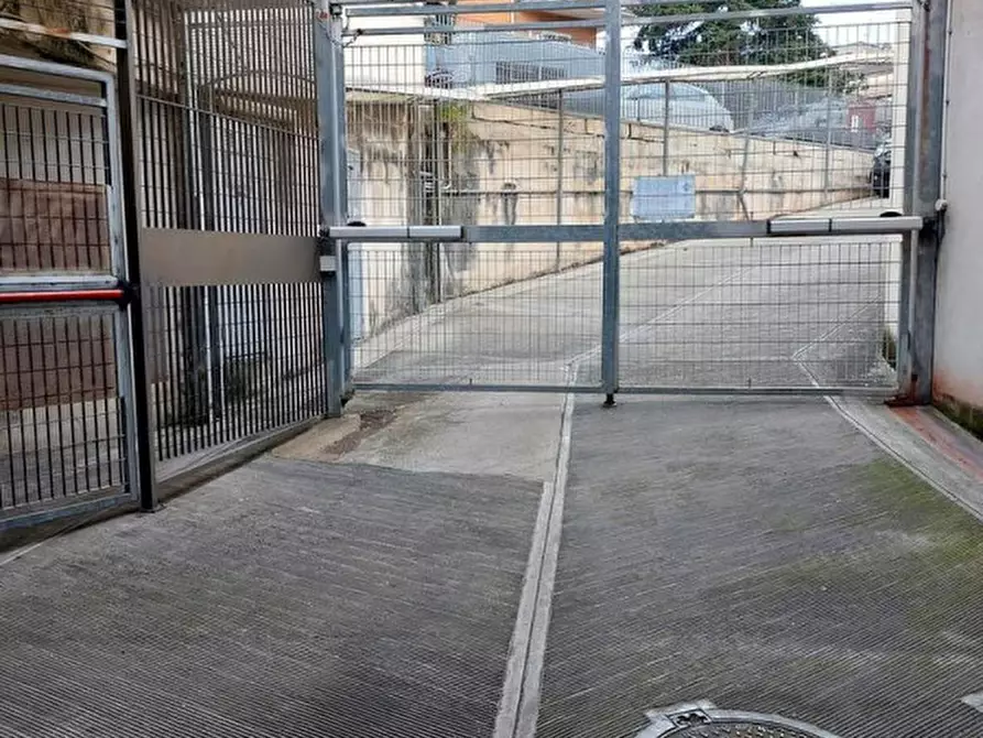 Immagine 3 di Posto auto in vendita  in Via dei Giardinetti, N. 158 a Roma