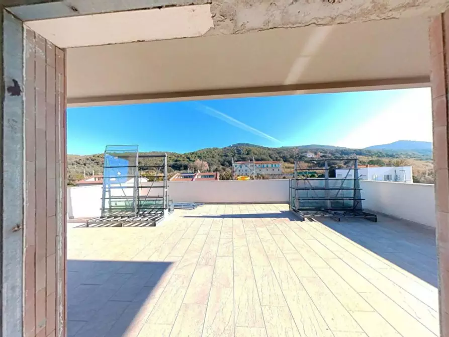 Immagine 10 di Attico in vendita  in Via del Littorale, N. 164 a Livorno