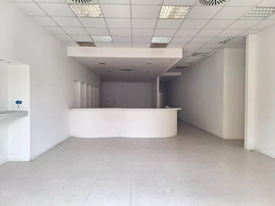 Immagine 2 di Negozio in vendita  in via Marconi, N. 2 a Bolzano Vicentino