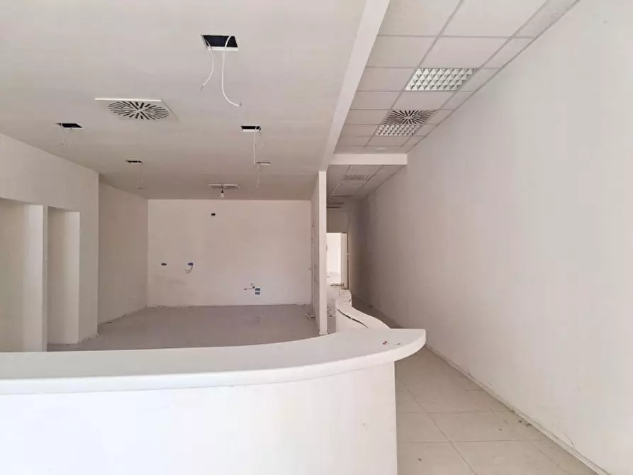 Immagine 3 di Negozio in vendita  in via Marconi, N. 2 a Bolzano Vicentino