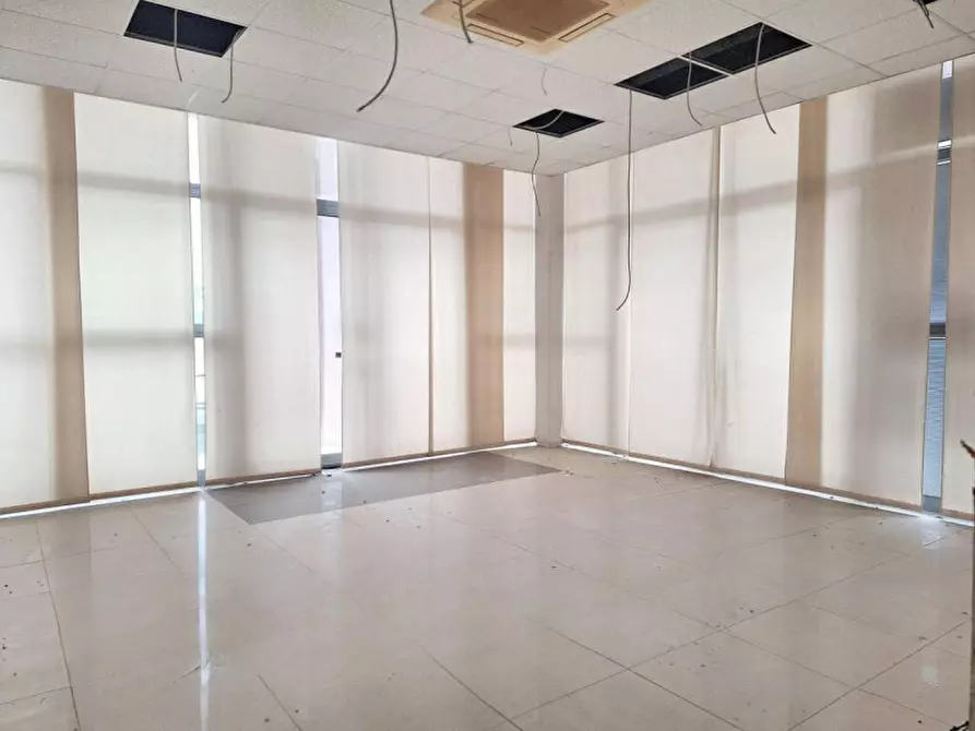 Immagine 4 di Negozio in vendita  in via Marconi, N. 2 a Bolzano Vicentino