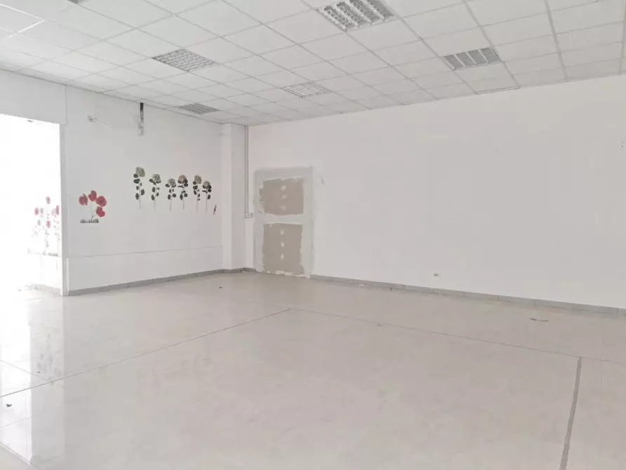 Immagine 6 di Negozio in vendita  in via Marconi, N. 2 a Bolzano Vicentino