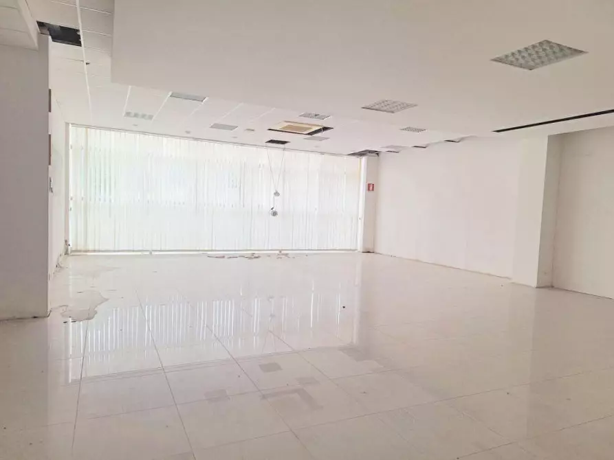 Immagine 11 di Negozio in vendita  in via Marconi, N. 2 a Bolzano Vicentino