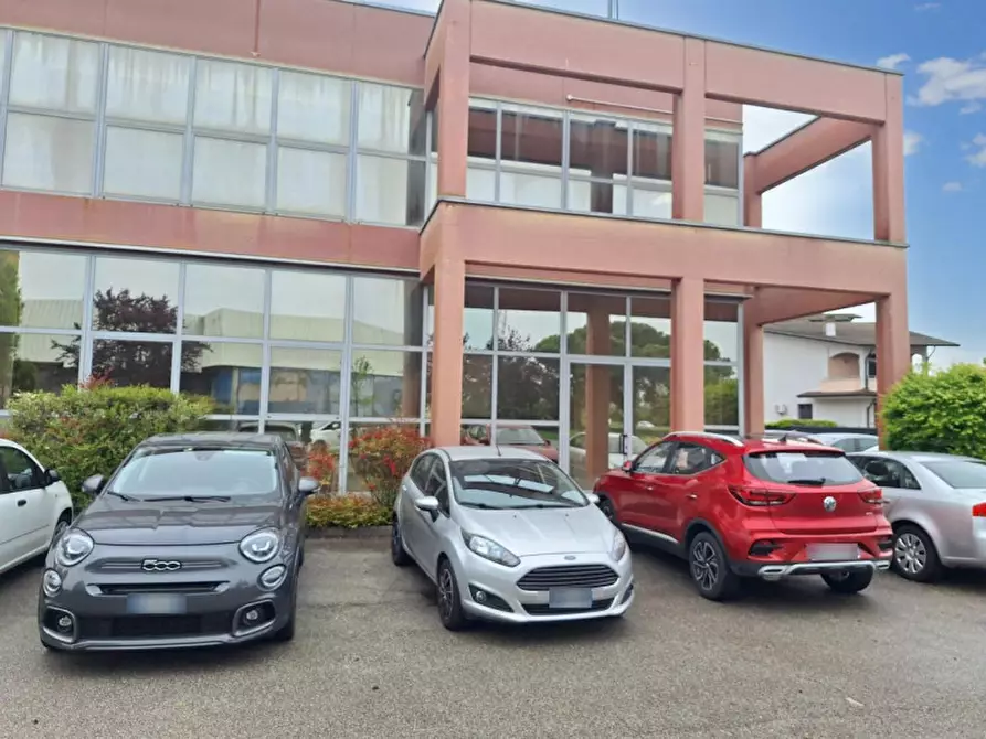 Immagine 14 di Negozio in vendita  in via Marconi, N. 2 a Bolzano Vicentino