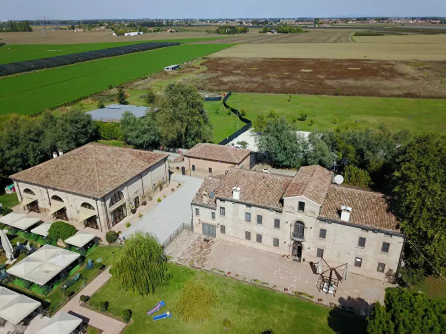 Immagine 1 di Agriturismo in vendita  in campagna a Ferrara