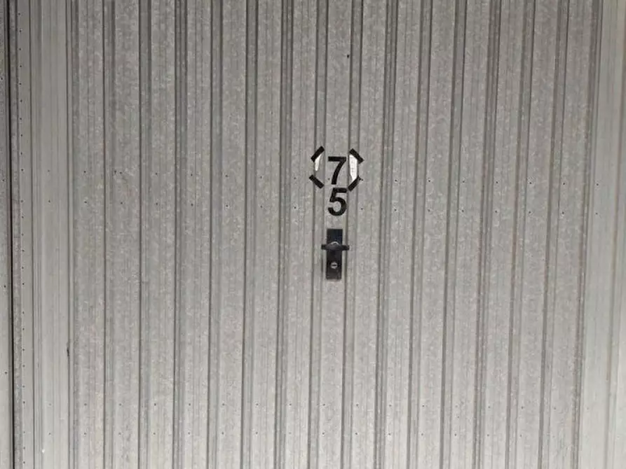 Immagine 1 di Posto auto in vendita  in Via dei Giardinetti, N. 158 a Roma