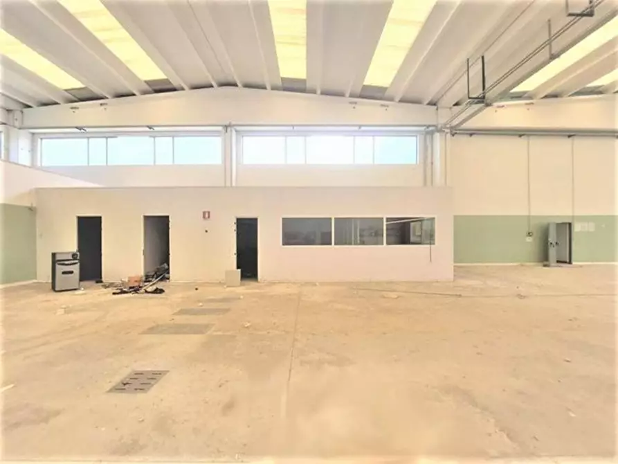 Immagine 18 di Capannone industriale in vendita  in Via Arenella, N. 1 a Giuliano Teatino