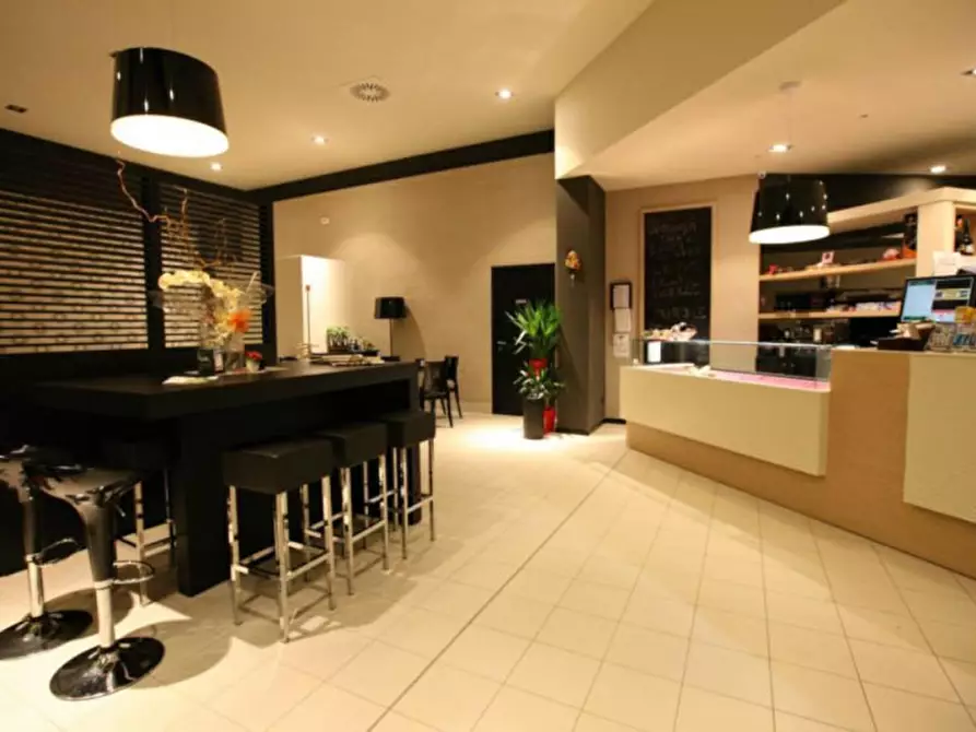 Immagine 2 di Negozio in vendita  in PIAZZA ILARIA ALPI, N. 25 a Nonantola