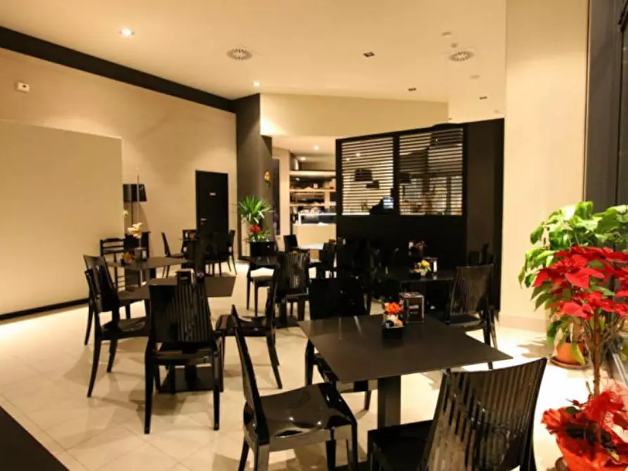 Immagine 4 di Negozio in vendita  in PIAZZA ILARIA ALPI, N. 25 a Nonantola