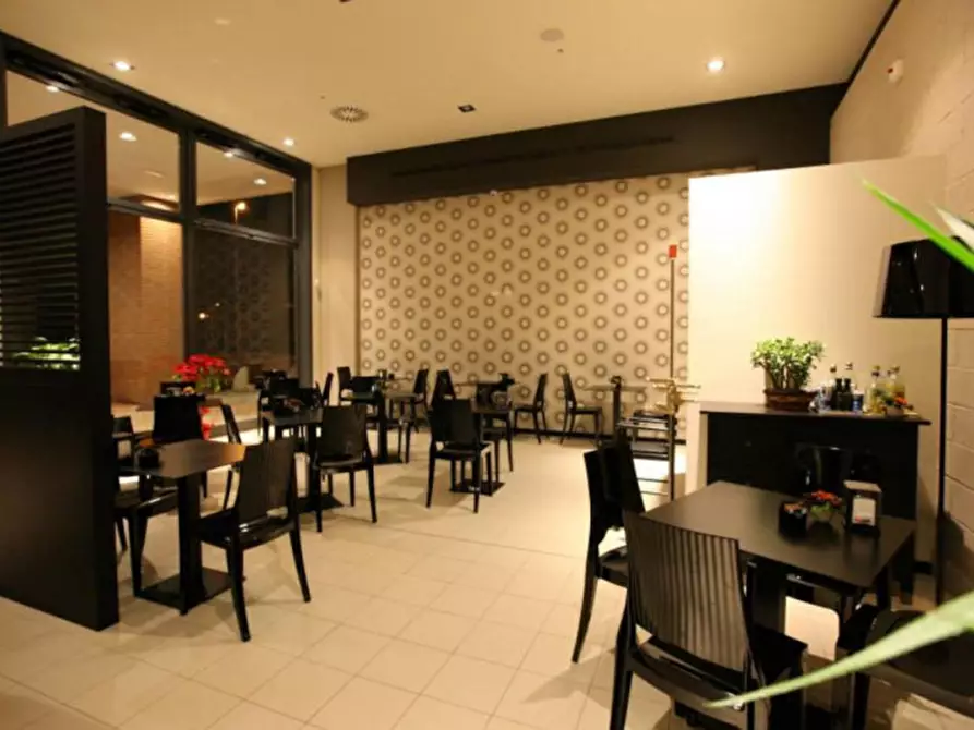 Immagine 7 di Negozio in vendita  in PIAZZA ILARIA ALPI, N. 25 a Nonantola