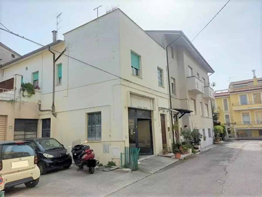 Immagine 3 di Capannone industriale in vendita  in Strada Martiri Di Belfiore, N. 71 a Civitanova Marche