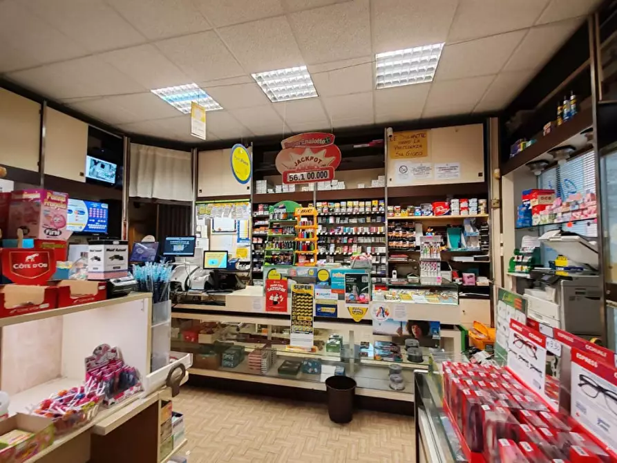 Immagine 5 di Negozio in vendita  in Cotignola a Cotignola