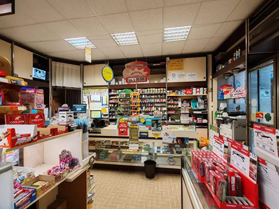 Immagine 9 di Negozio in vendita  in Cotignola a Cotignola