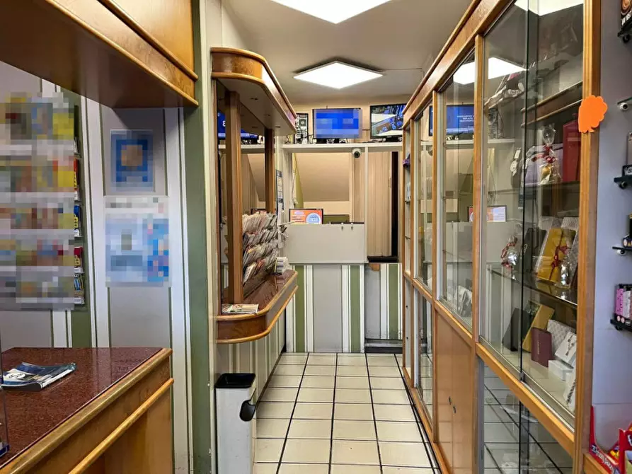 Immagine 3 di Negozio in vendita  in zona centrale a Fusignano