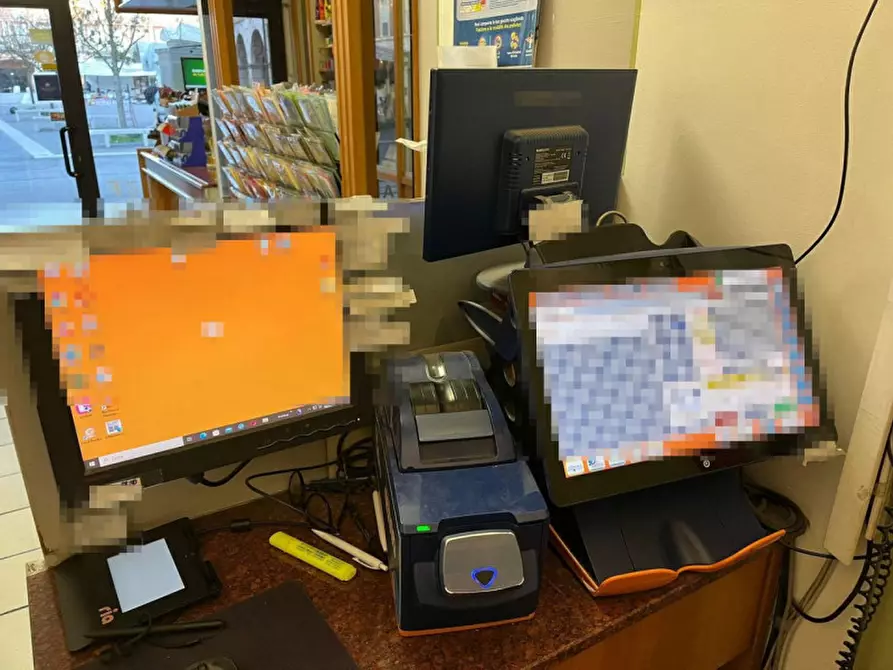 Immagine 8 di Negozio in vendita  in zona centrale a Fusignano