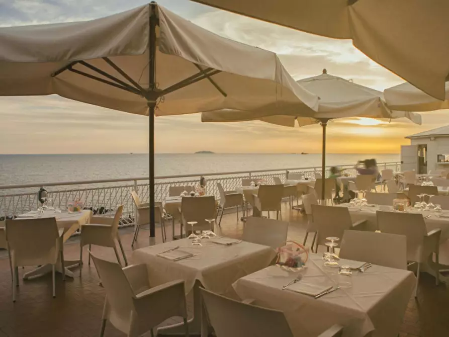 Immagine 11 di Attico in vendita  in Via del Littorale, N. 164 a Livorno