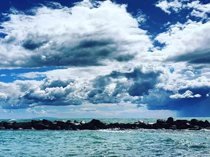 Immagine 14 di Attico in vendita  in Via del Littorale, N. 164 a Livorno