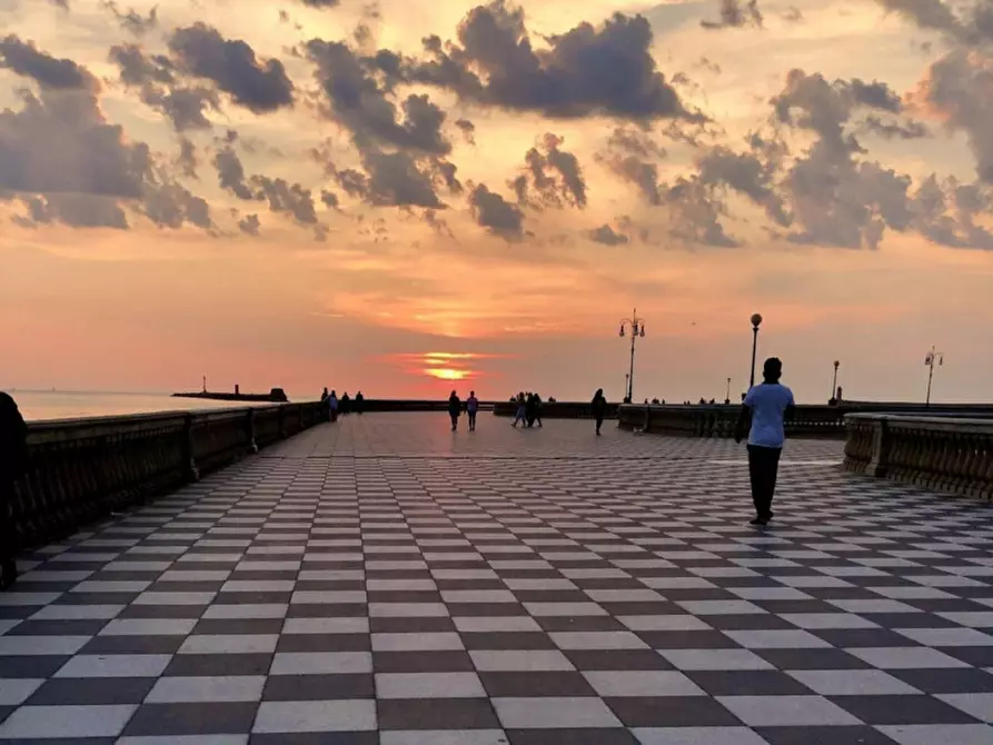 Immagine 27 di Attico in vendita  in Via del Littorale, N. 164 a Livorno