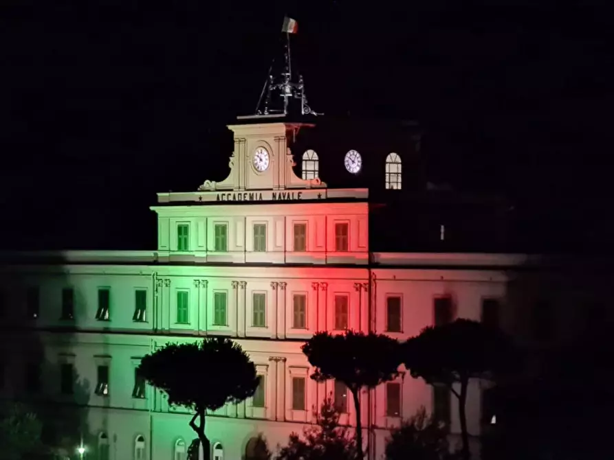 Immagine 28 di Attico in vendita  in Via del Littorale, N. 164 a Livorno
