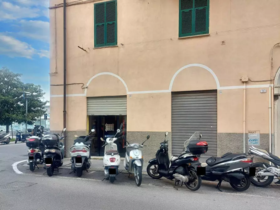 Immagine 6 di Negozio in vendita  in via Chiodo, N. 30 a Savona