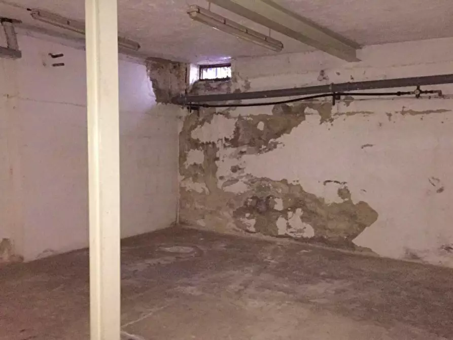 Immagine 5 di Ufficio in vendita  in Via Vittorio Veneto, N. 8 a La Valletta Brianza