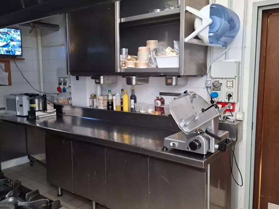 Immagine 8 di Attività commerciale in vendita  in Via Mario Gordini, 11, 48121 Ravenna RA, Italia a Ravenna