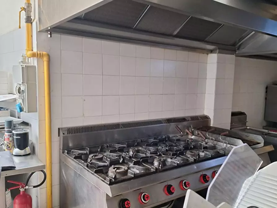 Immagine 9 di Attività commerciale in vendita  in Via Mario Gordini, 11, 48121 Ravenna RA, Italia a Ravenna