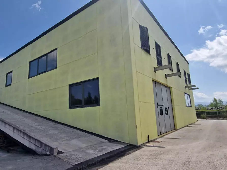 Immagine 2 di Capannone industriale in vendita  in Via Liri, 41, 06024 Gubbio PG, Italia a Gubbio