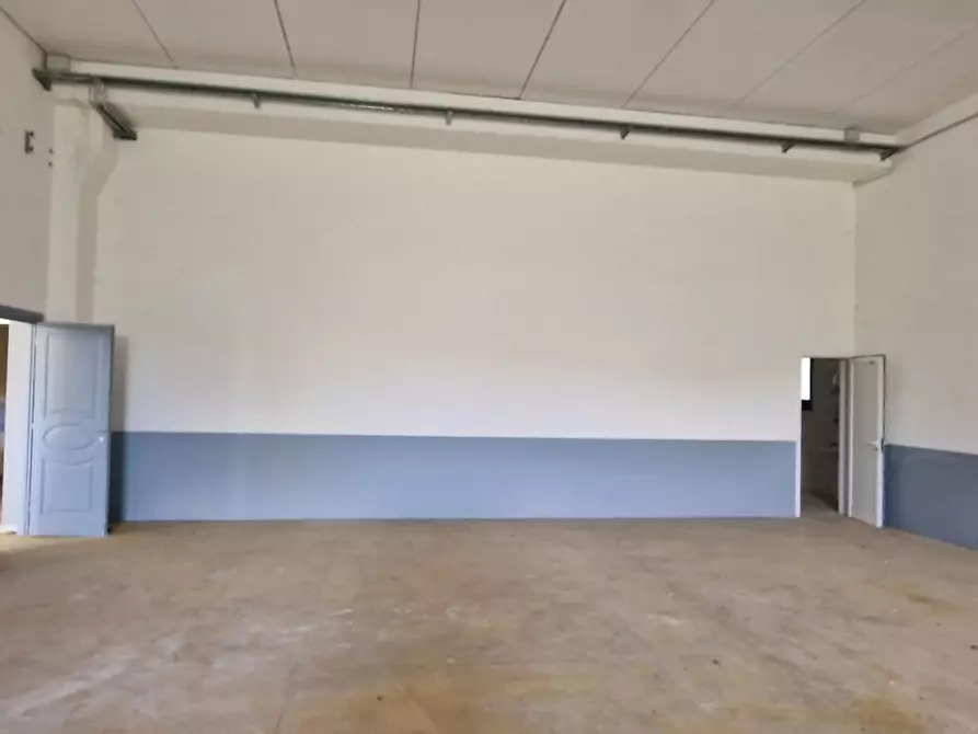 Immagine 8 di Capannone industriale in vendita  in Via Liri, 41, 06024 Gubbio PG, Italia a Gubbio