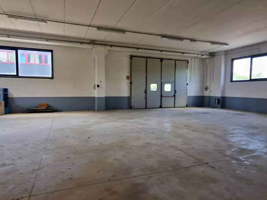 Immagine 9 di Capannone industriale in vendita  in Via Liri, 41, 06024 Gubbio PG, Italia a Gubbio