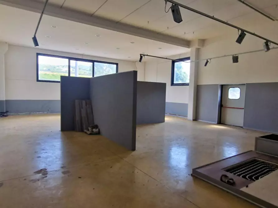 Immagine 10 di Capannone industriale in vendita  in Via Liri, 41, 06024 Gubbio PG, Italia a Gubbio