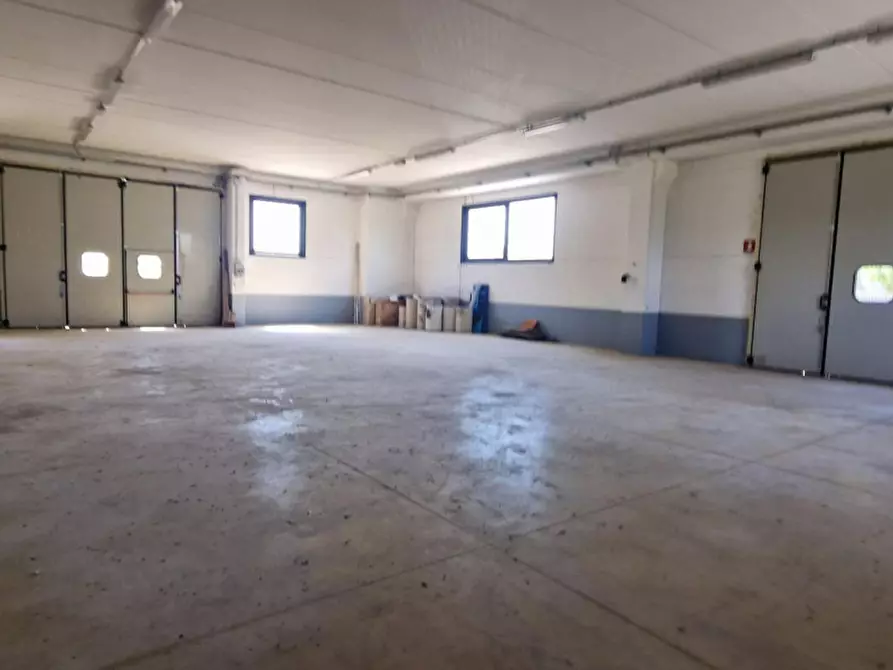 Immagine 12 di Capannone industriale in vendita  in Via Liri, 41, 06024 Gubbio PG, Italia a Gubbio