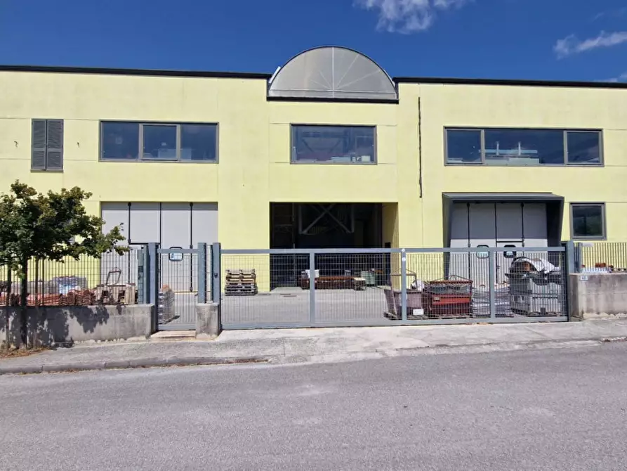 Immagine 13 di Capannone industriale in vendita  in Via Liri, 41, 06024 Gubbio PG, Italia a Gubbio