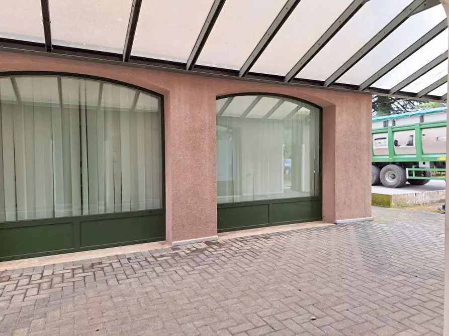 Immagine 9 di Negozio in vendita  in Viale Venezia Giulia, N. 6 a Cormons