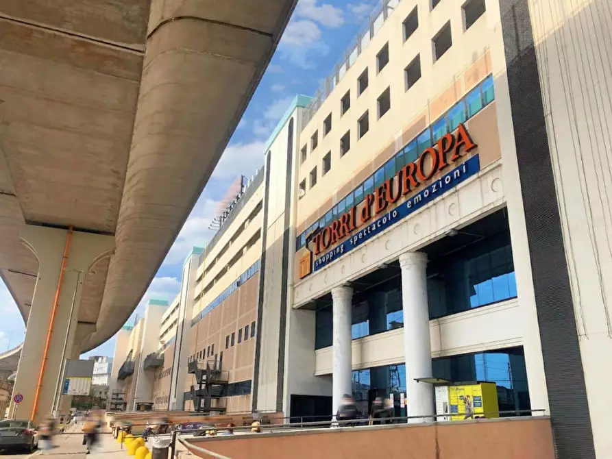 Immagine 2 di Negozio in vendita  in Via Italo Svevo, N. 14-16 a Trieste