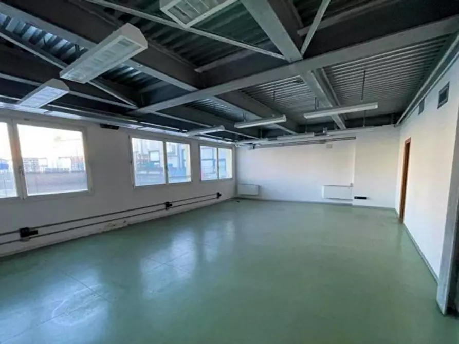 Immagine 9 di Ufficio in vendita  in Viale Porta Po, N. 101 a Rovigo