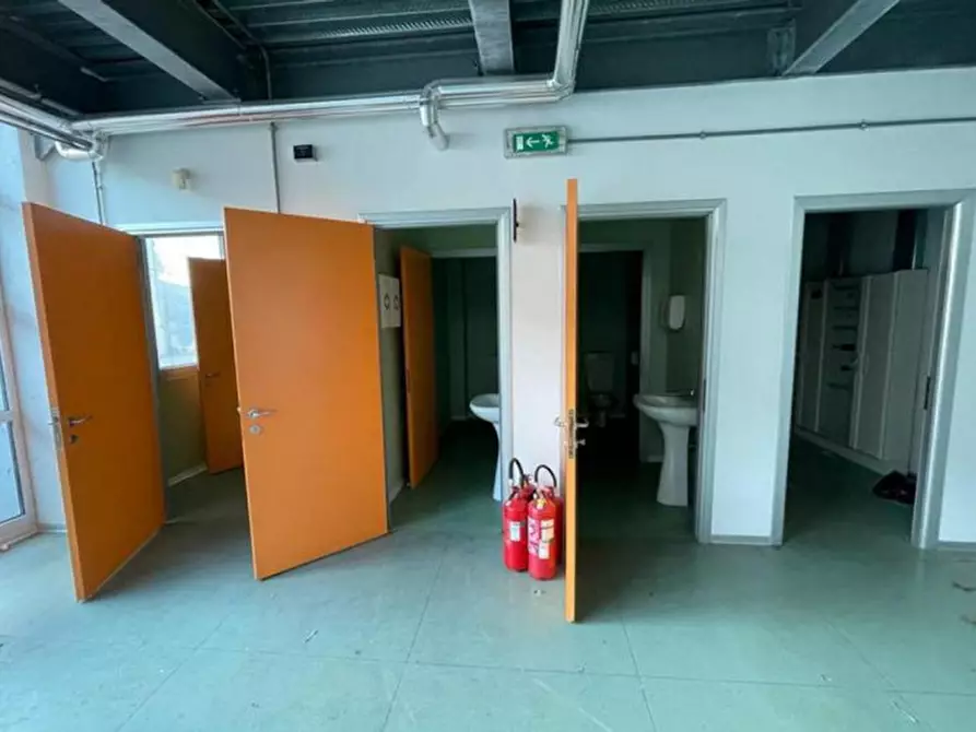 Immagine 11 di Ufficio in vendita  in Viale Porta Po, N. 101 a Rovigo