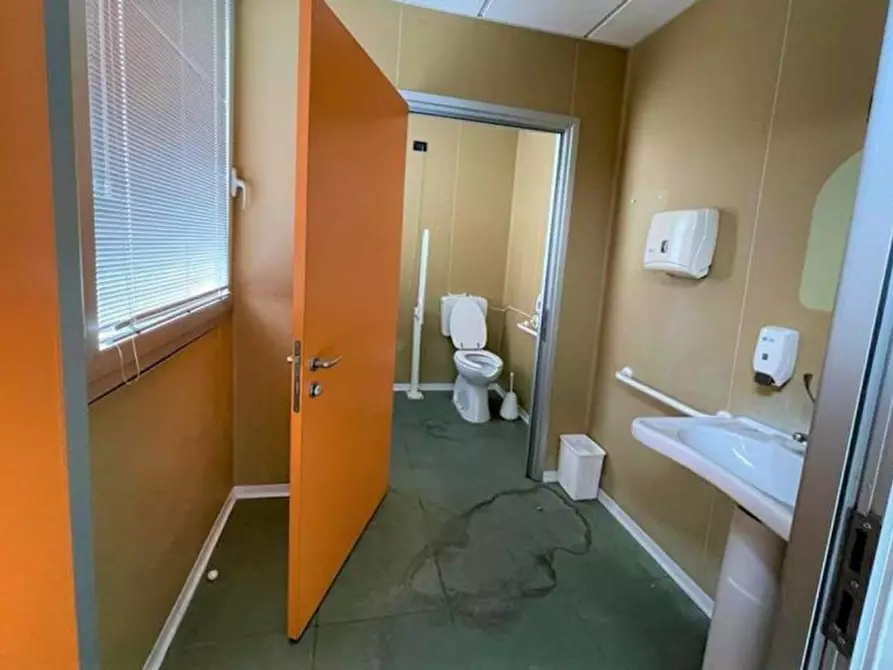 Immagine 15 di Ufficio in vendita  in Viale Porta Po, N. 101 a Rovigo