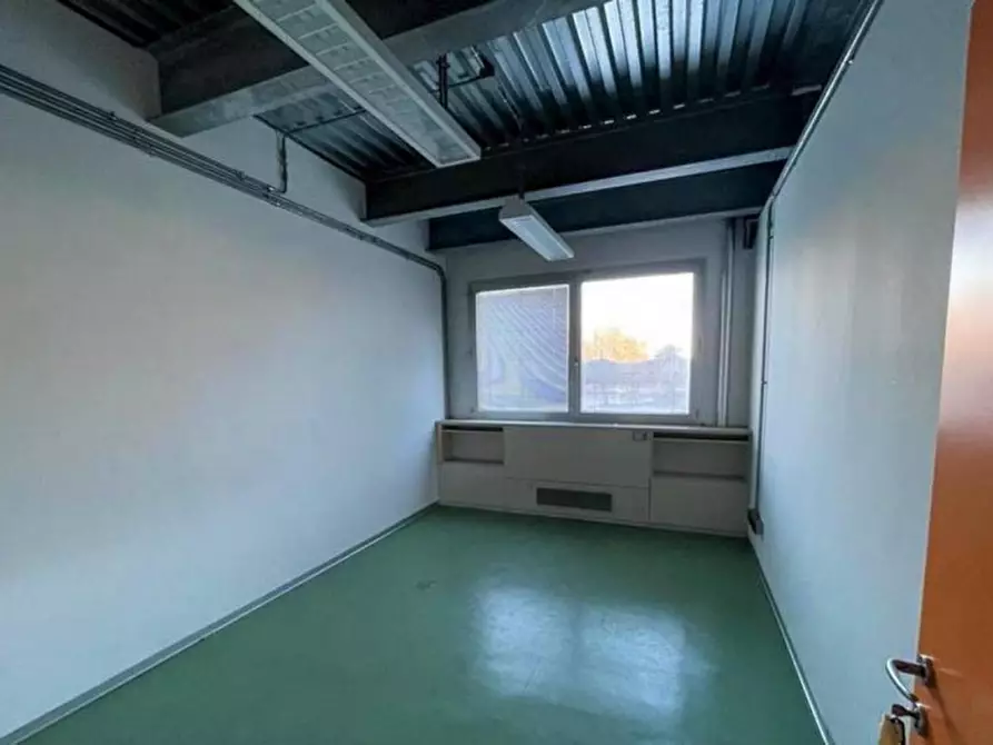 Immagine 18 di Ufficio in vendita  in Viale Porta Po, N. 101 a Rovigo