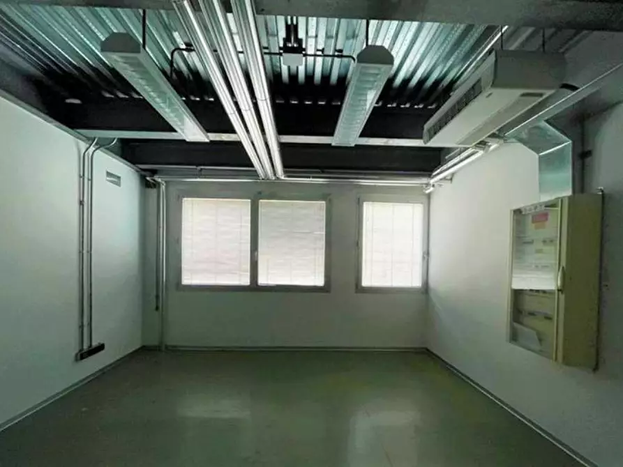 Immagine 19 di Ufficio in vendita  in Viale Porta Po, N. 101 a Rovigo