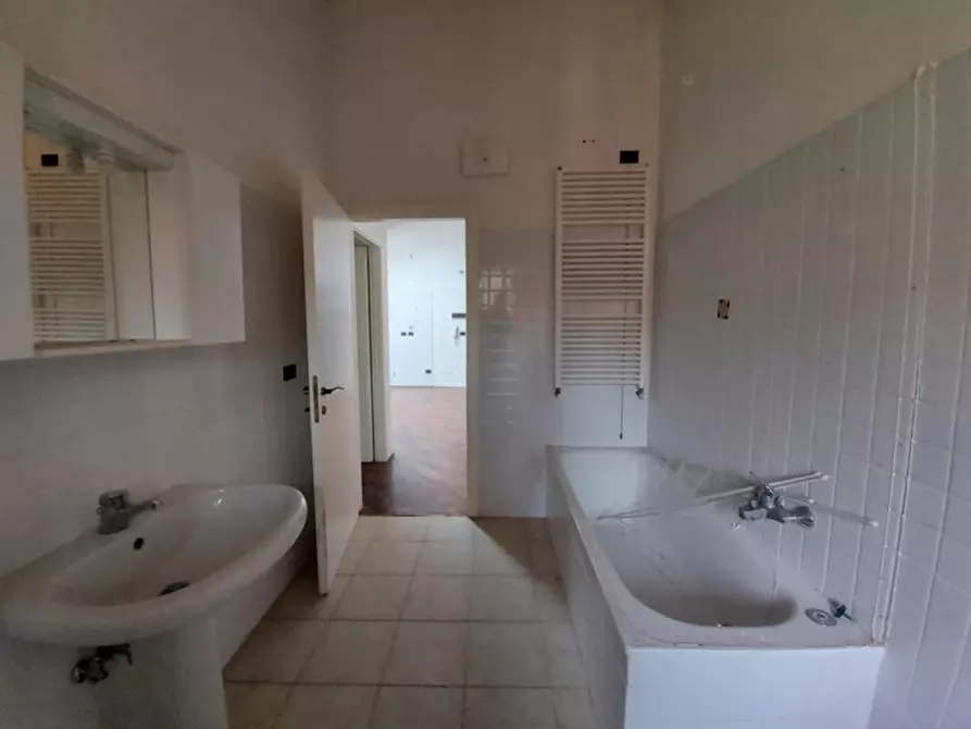 Immagine 12 di Ufficio in vendita  in Via Lavino, N. 291 a Monte San Pietro