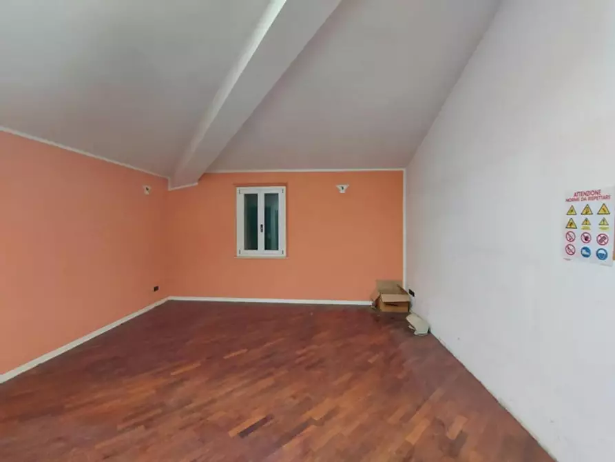 Immagine 13 di Ufficio in vendita  in Via Lavino, N. 291 a Monte San Pietro