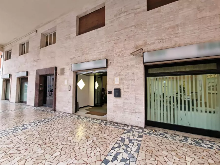 Immagine 5 di Ufficio in vendita  in Via Giovanni Amendola, N. 11 a Bologna