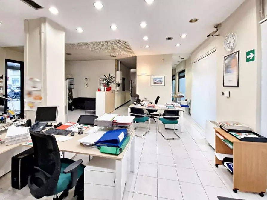 Immagine 8 di Ufficio in vendita  in Via Giovanni Amendola, N. 11 a Bologna