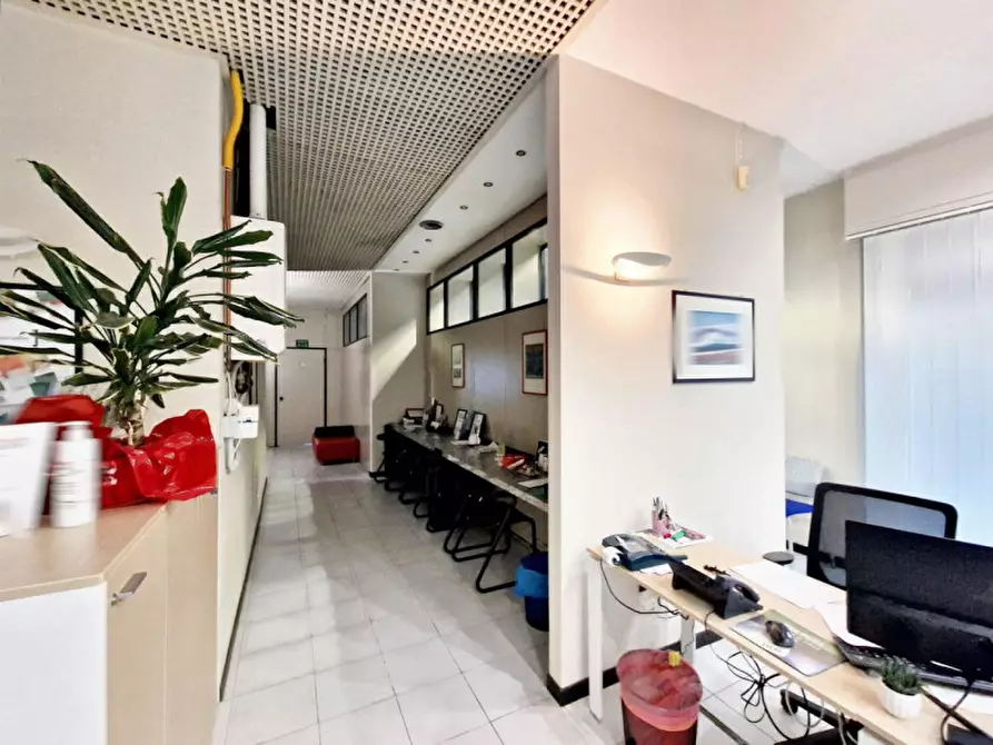 Immagine 9 di Ufficio in vendita  in Via Giovanni Amendola, N. 11 a Bologna