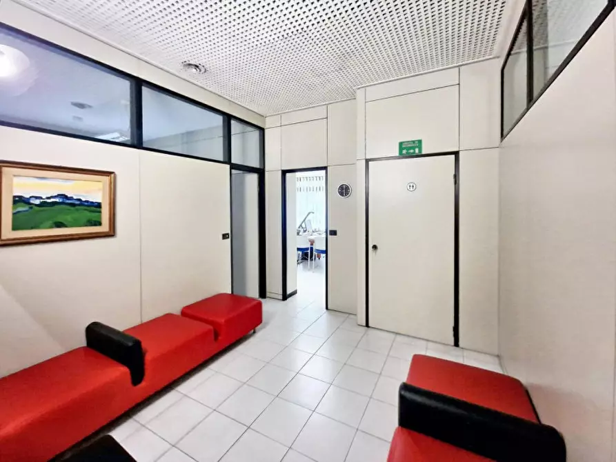 Immagine 10 di Ufficio in vendita  in Via Giovanni Amendola, N. 11 a Bologna