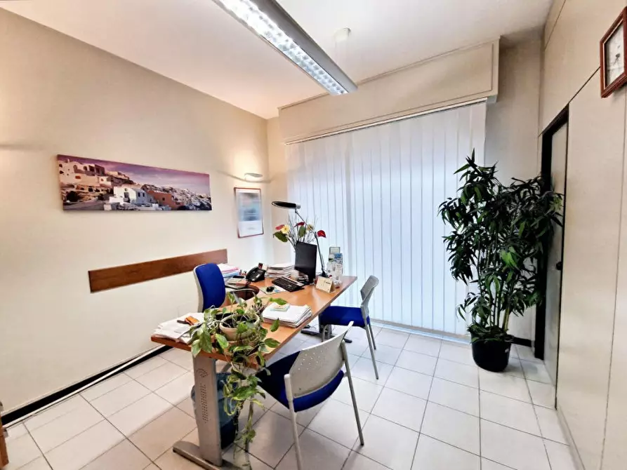 Immagine 12 di Ufficio in vendita  in Via Giovanni Amendola, N. 11 a Bologna