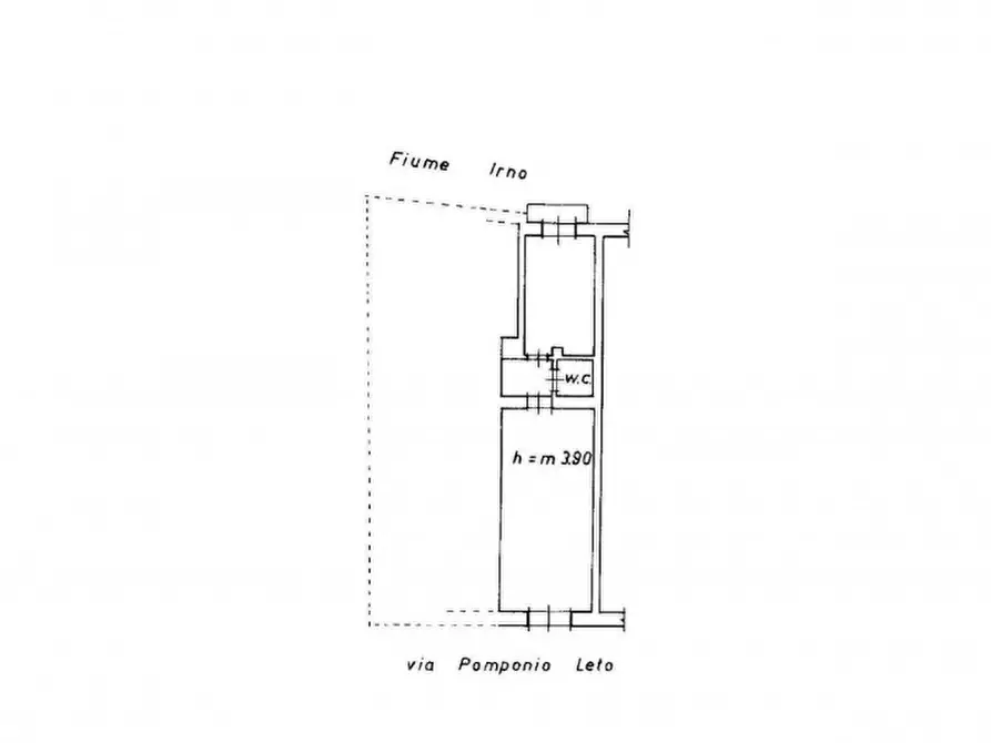 Immagine 12 di Negozio in vendita  in Via G. Pomponio Leto, N. 25/B a Salerno