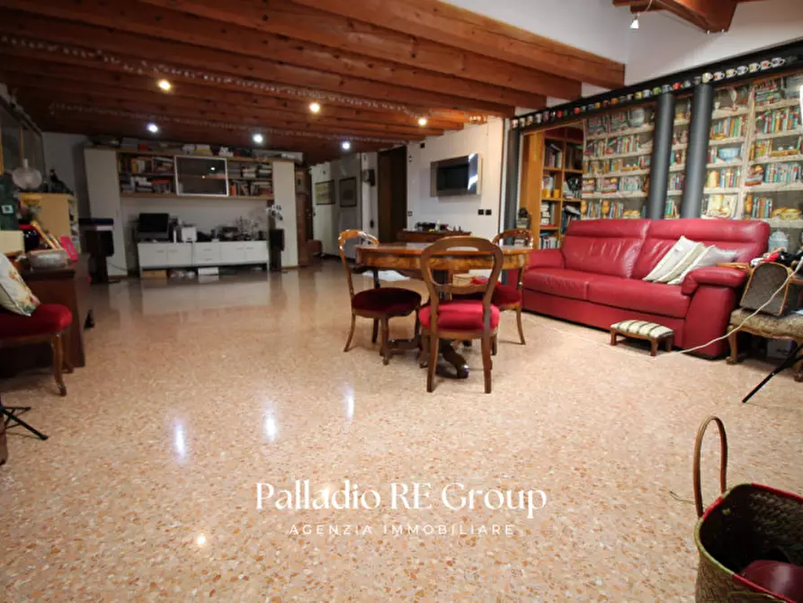 Immagine 3 di Appartamento in vendita  in Corso Andrea Palladio a Vicenza